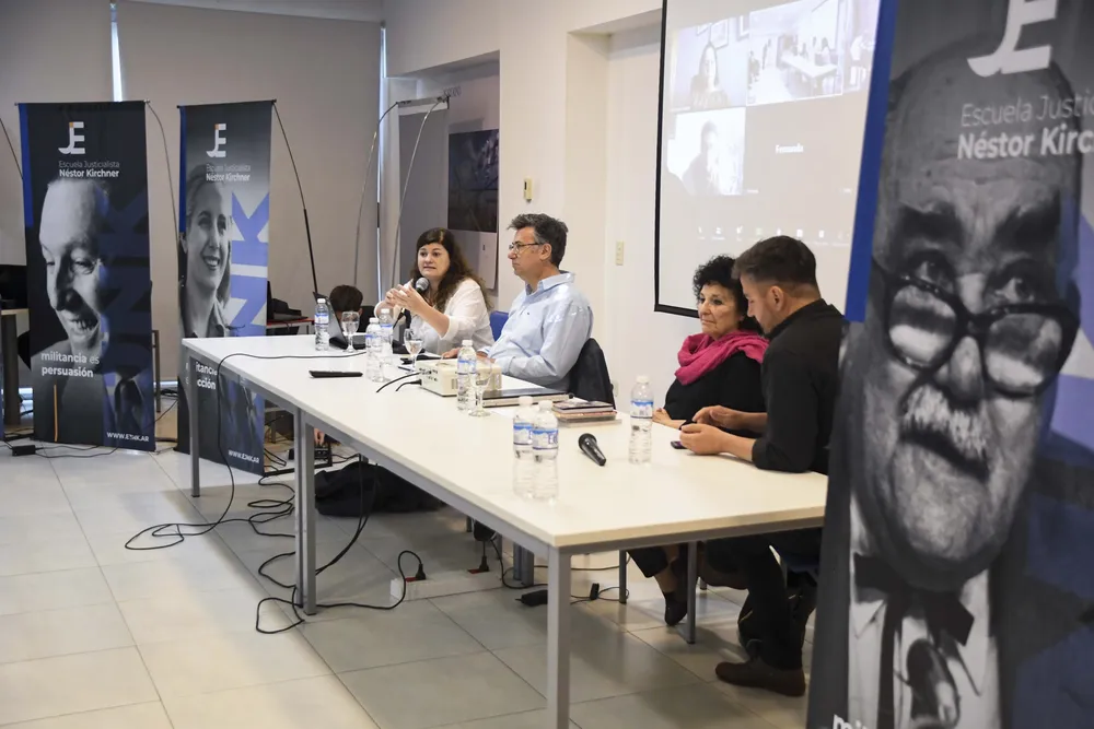 11-10-2023_especialistas_analizaron_estrategias_digitales_comunes