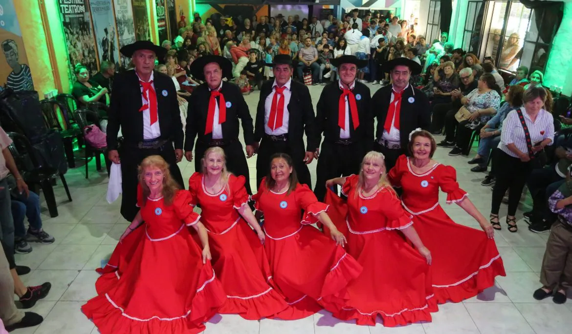 EL-CICLO-FOLKLORISIMA-CELEBRA-EL-DIA-NACIONAL-DE-LA-TRADICION-Y-EL-ANIVERSARIO-DEL-MUSEO-HISTORICO-MUNICIPAL-LA-CAMPANA-scaled-1170x684