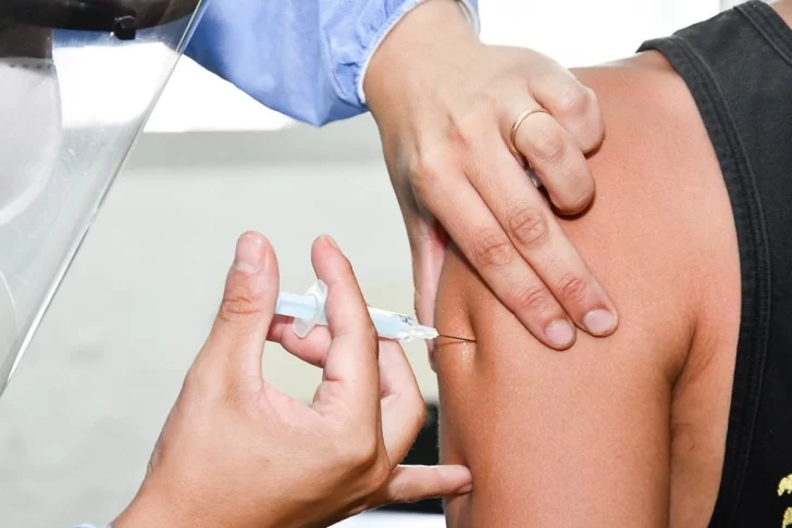 21-04-FOTO-Vacunacion-antigripal2-1-728x486