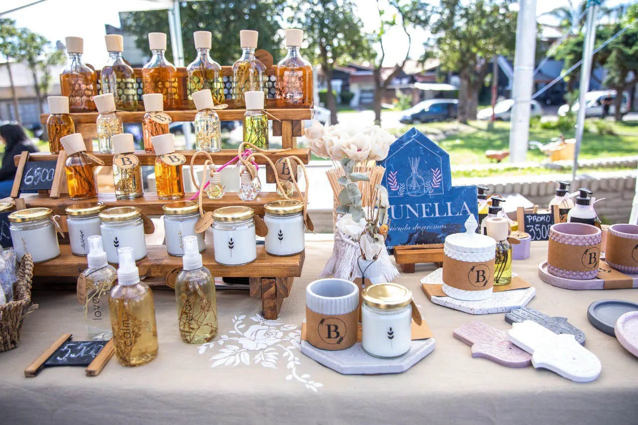 Feria de Artesanías, Paseo de Compras y Puestos Gastronómicos 1