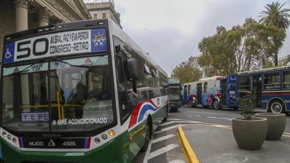 el-6-de-mayo-hay-paro-de-colectivos-2015022