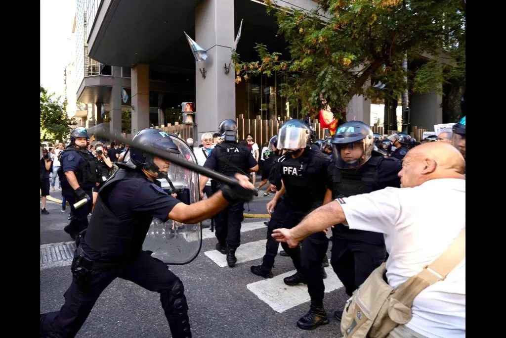 Represion-jubilados-1024x683