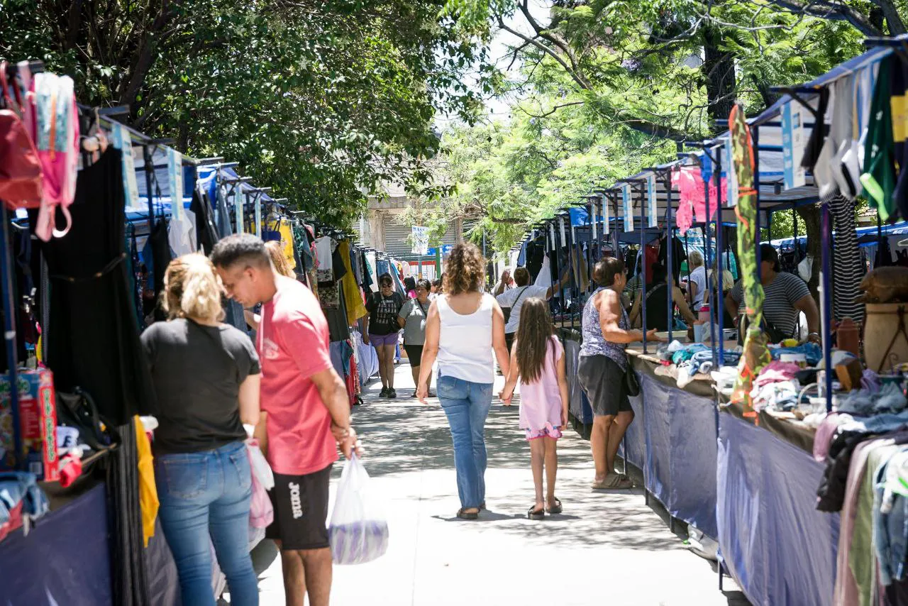 feria-plaza-auyero-Jb2t0