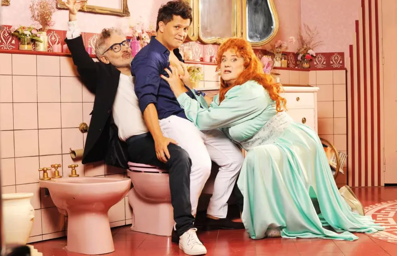 antigona en el baño 1