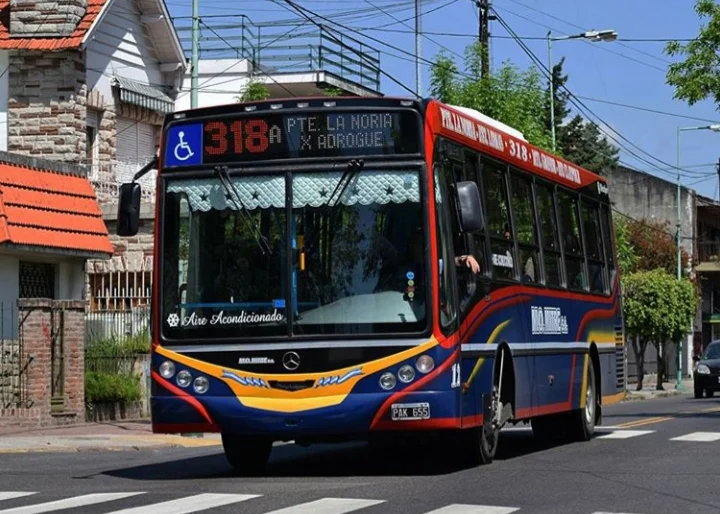 Colectivo_línea_318